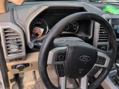 Used 2016 Ford F150 Lariat w/ Equipment Group 502A Luxury image 13