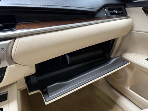 Used 2013 Lexus ES 350 w/ Luxury Pkg FWD image 22
