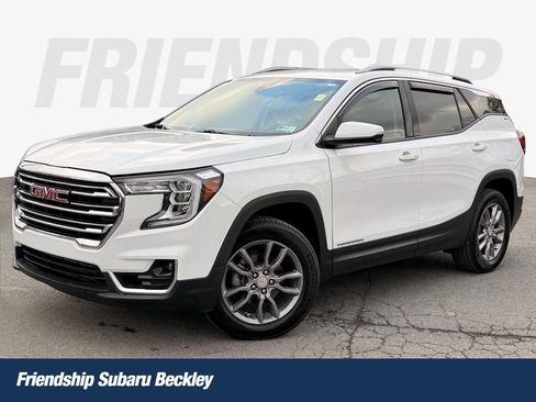 Used 2024 GMC Terrain SLT image 1