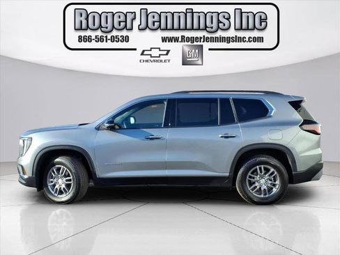 Used 2025 GMC Acadia Elevation image 2