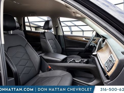 Used 2024 Volkswagen Atlas SE AWD/4WD image 21