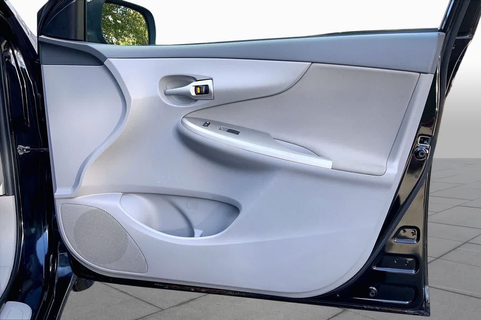 Used 2010 Toyota Corolla LE w/ All Weather Guard Pkg FWD image 22