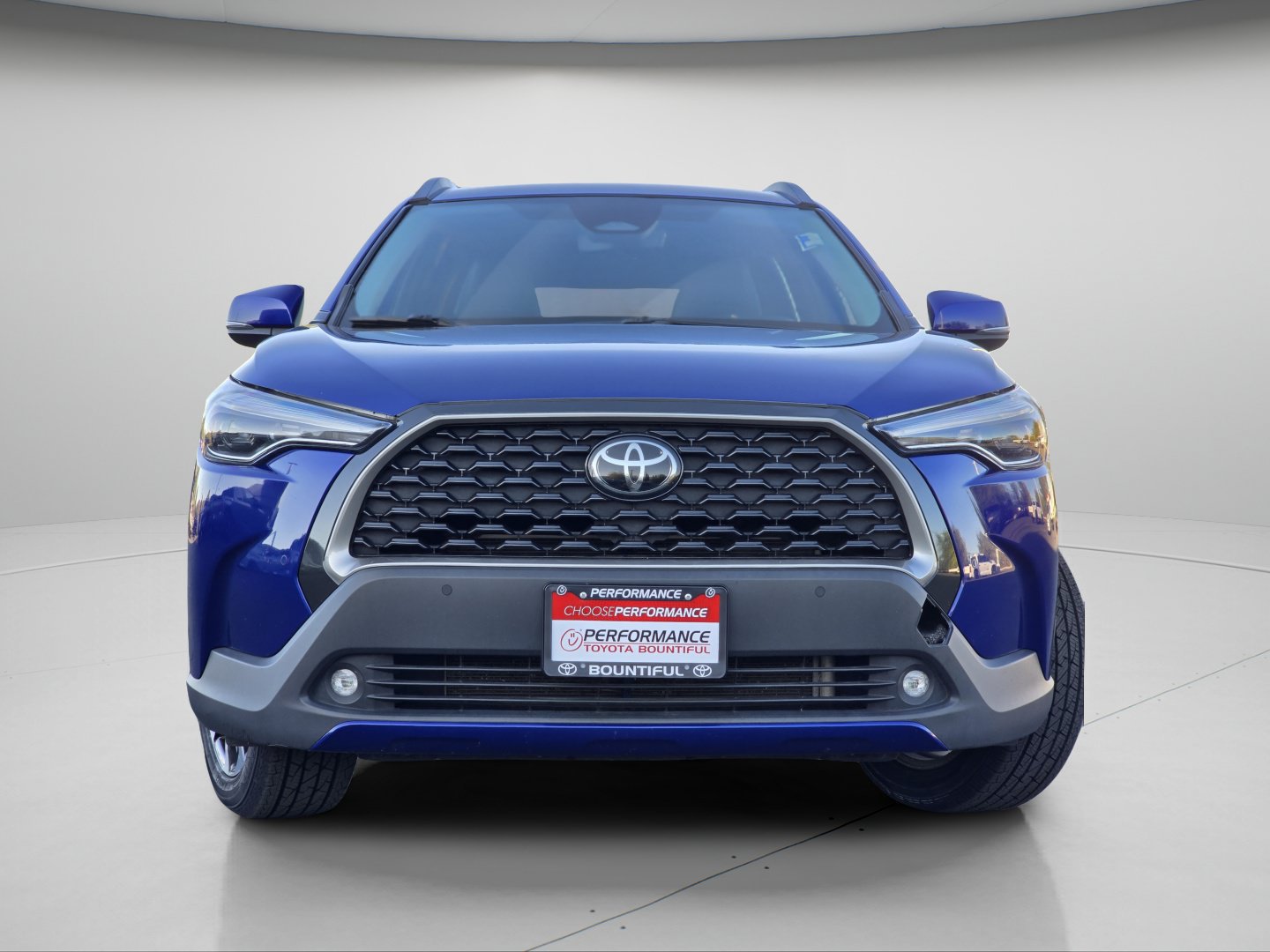 Used 2024 Toyota Corolla Cross XLE FWD image 3