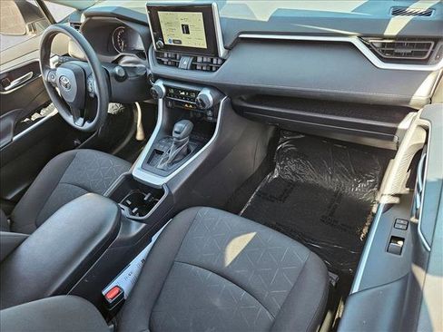Used 2025 Toyota RAV4 XLE image 20