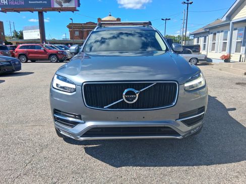 Used 2018 Volvo XC90 T5 Momentum w/ Convenience Package AWD/4WD image 4