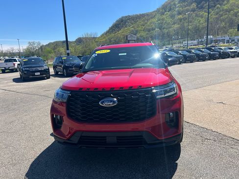 Used 2025 Ford Explorer ST-Line w/ Premium Package AWD/4WD image 2