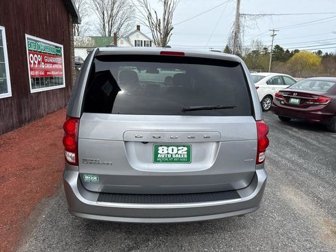 Used 2020 Dodge Grand Caravan SXT FWD image 7