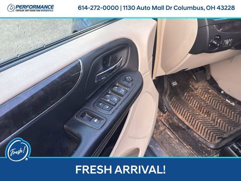 Used 2012 Chrysler Town & Country Touring w/ Entertainment Group #1 image 17