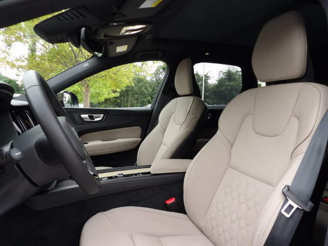 Certified 2026 Volvo XC60 B5 Plus AWD/4WD image 13