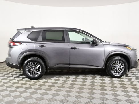 Used 2024 Nissan Rogue S image 5