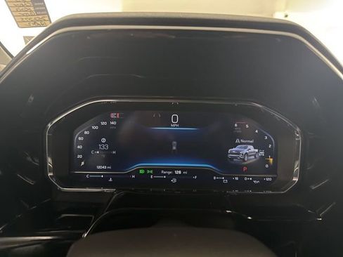 Certified 2025 Chevrolet Silverado 1500 LTZ w/ Technology Package image 29