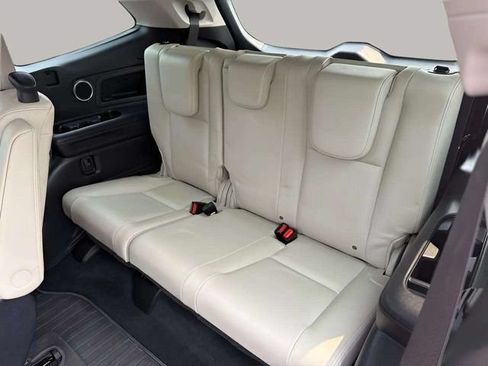 Used 2022 Subaru Ascent Limited w/ Technology Package AWD/4WD image 8