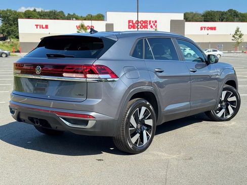 Used 2024 Volkswagen Atlas Cross Sport SE AWD/4WD image 6