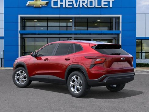 New 2026 Chevrolet Trax LS w/ LS Convenience Package FWD image 3