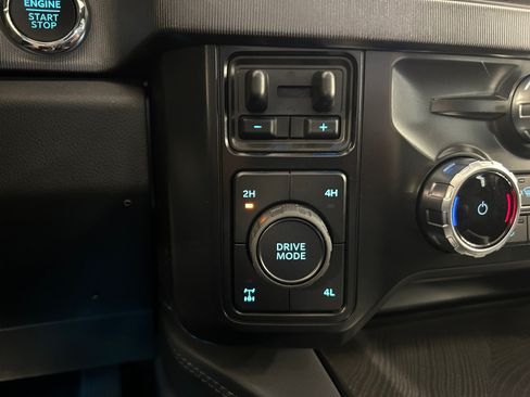 Used 2025 Ford F250 Platinum AWD/4WD image 17