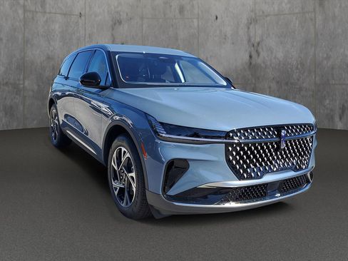 New 2026 Lincoln Nautilus Premier image 32