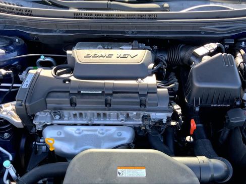 Used 2010 Hyundai Elantra GLS FWD image 30