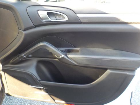 Used 2012 Porsche Cayenne S image 27