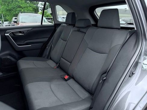 Used 2025 Toyota RAV4 XLE AWD/4WD image 19