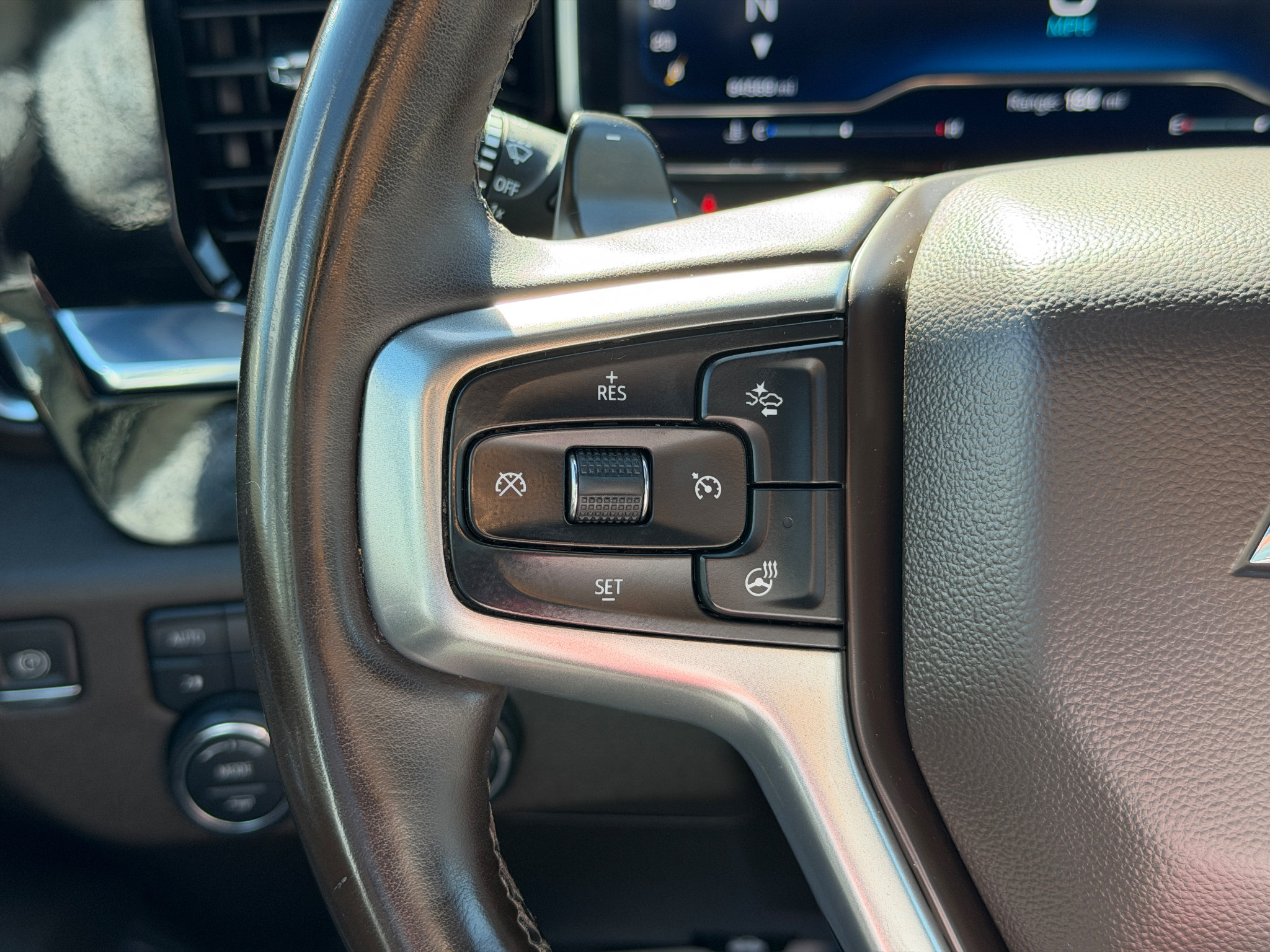 Used 2024 Chevrolet Silverado 1500 LTZ AWD/4WD image 9