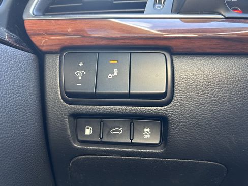 Used 2017 Kia Cadenza Premium w/ Luxury Package image 19