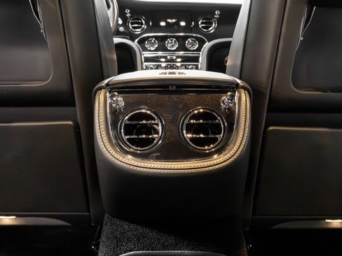 Used 2012 Bentley Mulsanne w/ Premiere Specification Pkg image 26