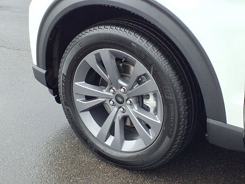 Used 2025 Ford Explorer Active w/ Active Comfort Package image 30