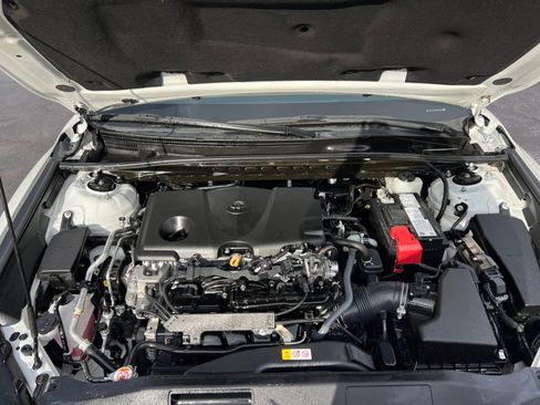Used 2022 Toyota Camry XLE image 36