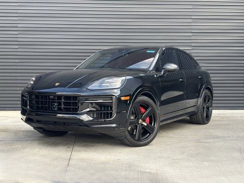 Certified 2025 Porsche Cayenne GTS w/ Technology Package image 1