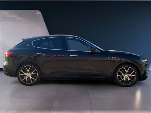 Used 2017 Maserati Levante w/ Sport Package AWD/4WD image 6