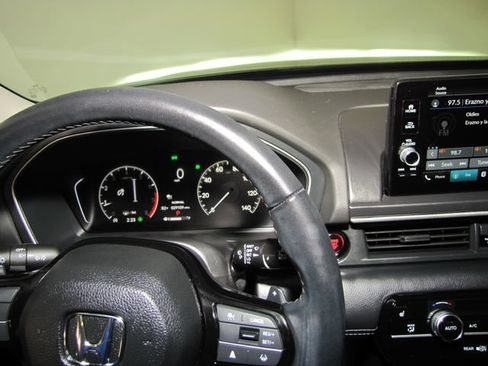 Certified 2023 Honda Pilot EX-L image 4