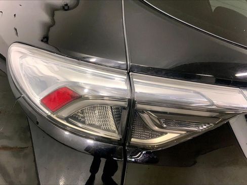 Used 2022 Buick Enclave Avenir w/ Avenir Technology Package AWD/4WD image 28