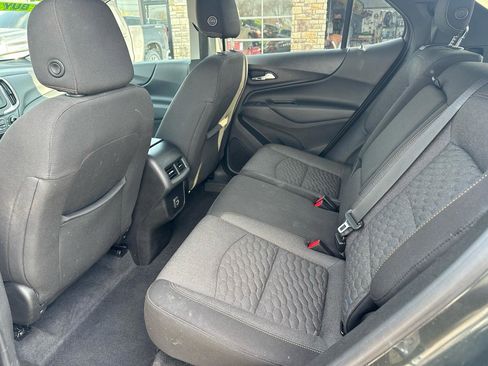 Used 2020 Chevrolet Equinox LT w/ Driver Convenience Package image 9
