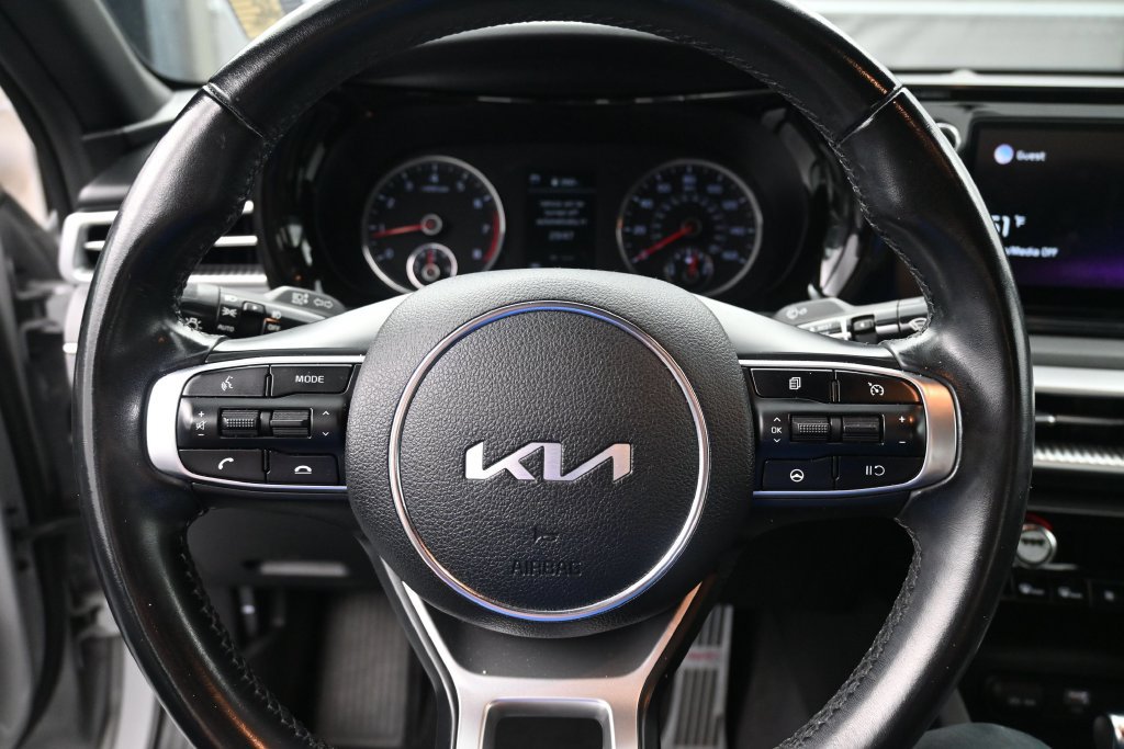 Used 2022 Kia K5 GT-Line FWD image 31