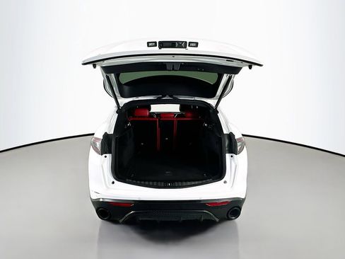 Used 2024 Alfa Romeo Stelvio Veloce image 29