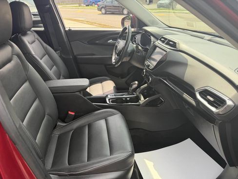 Used 2021 Chevrolet TrailBlazer LT w/ Premium Seating Package AWD/4WD image 18