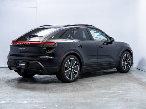 Certified 2025 Porsche Macan 4S Electric image 7
