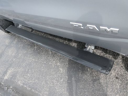 Used 2024 RAM 1500 Laramie AWD/4WD image 22