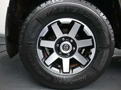 Used 2019 Toyota 4Runner TRD Off-Road image 10