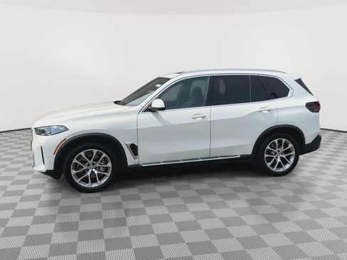 Used 2024 BMW X5 xDrive40i w/ Premium Package AWD/4WD image 5