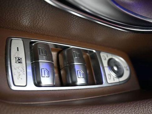 Used 2019 Mercedes-Benz E 300 image 27