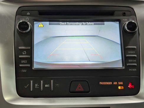 Used 2016 GMC Acadia SLE image 27