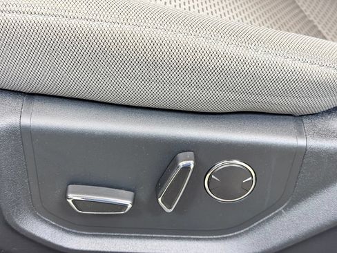 Used 2018 Ford F150 XLT w/ Equipment Group 302A Luxury AWD/4WD image 13