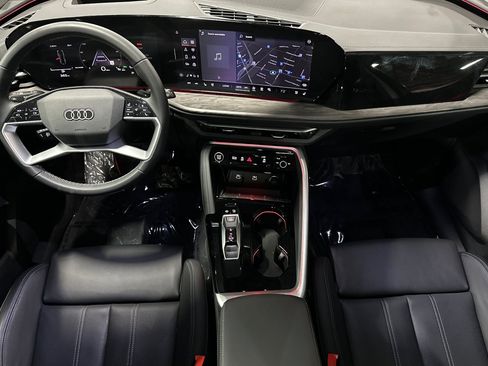 Used 2025 Audi Q5 Premium Plus w/ Premium Plus AWD/4WD image 12