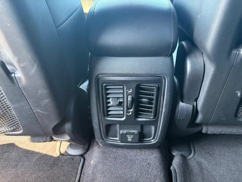 Used 2018 Jeep Grand Cherokee Altitude AWD/4WD image 26