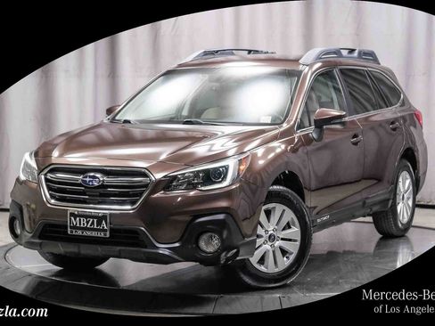 Used 2019 Subaru Outback 2.5i Premium AWD/4WD image 1