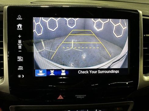 Used 2017 Honda Pilot Touring image 23