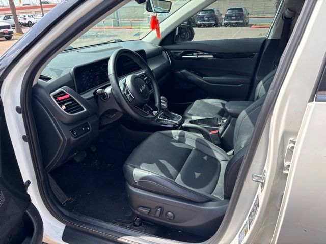 Used 2024 Kia Seltos EX AWD/4WD image 8