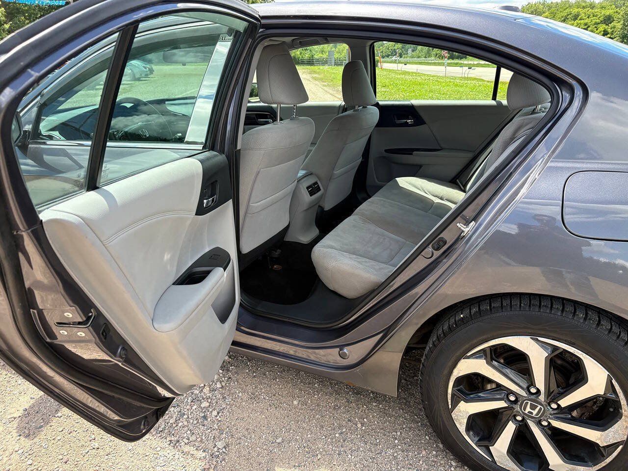 Used 2016 Honda Accord EX image 8