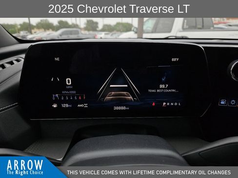 Used 2025 Chevrolet Traverse LT AWD/4WD image 26
